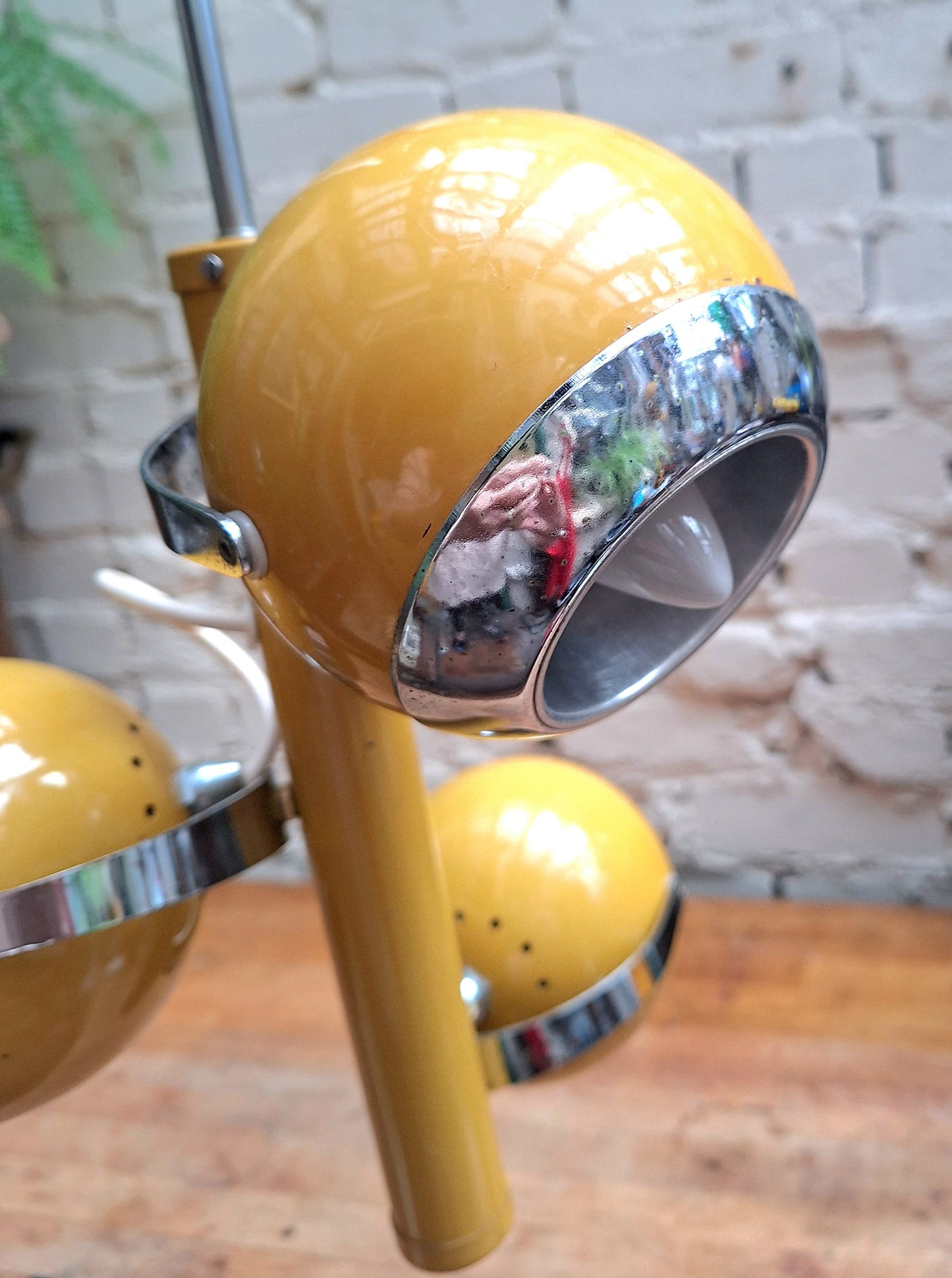 1970s Eyeball Pendant Lamp ( Harvey Guzzini)