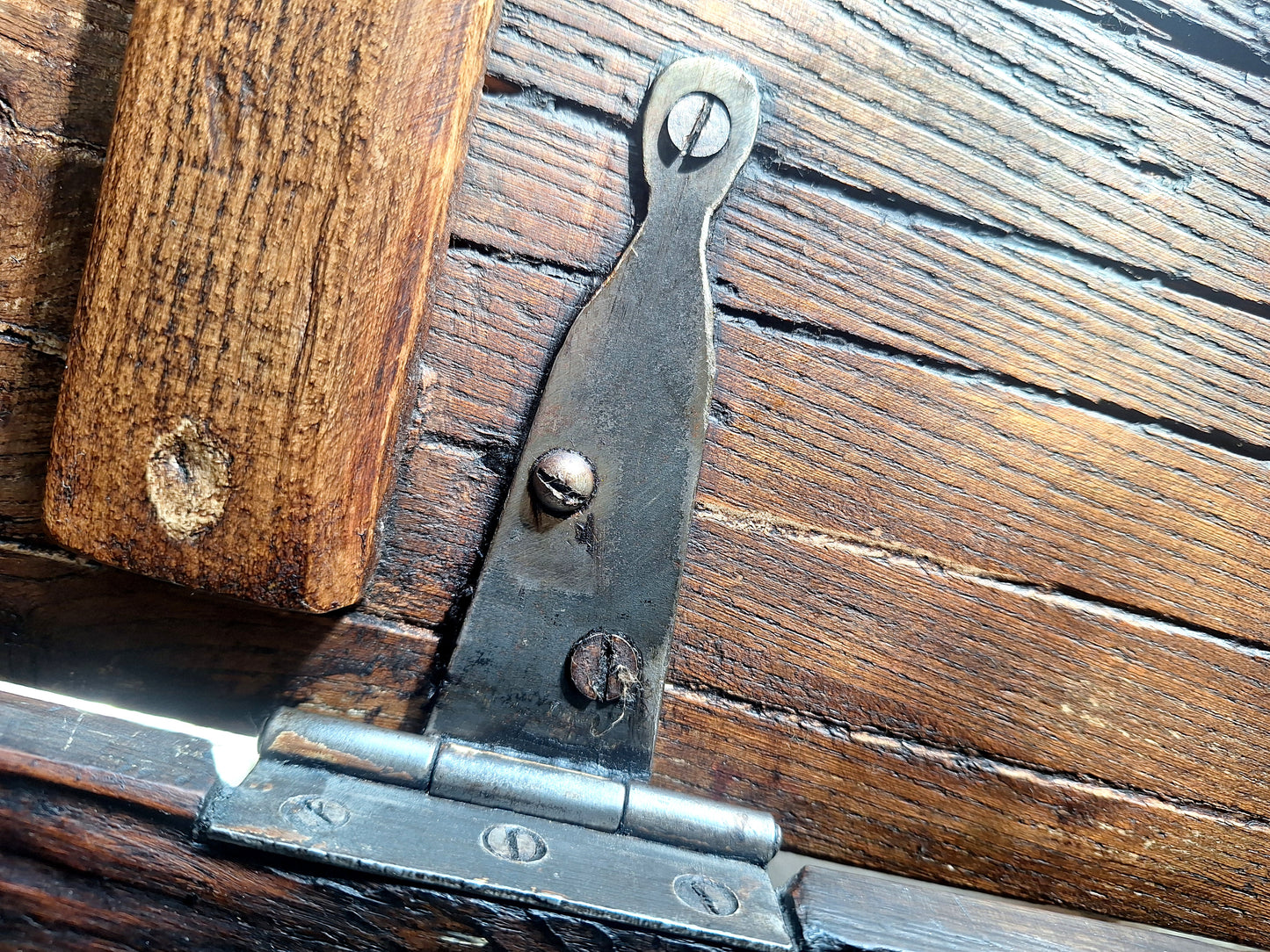 Antique Elm Six-plank Coffer