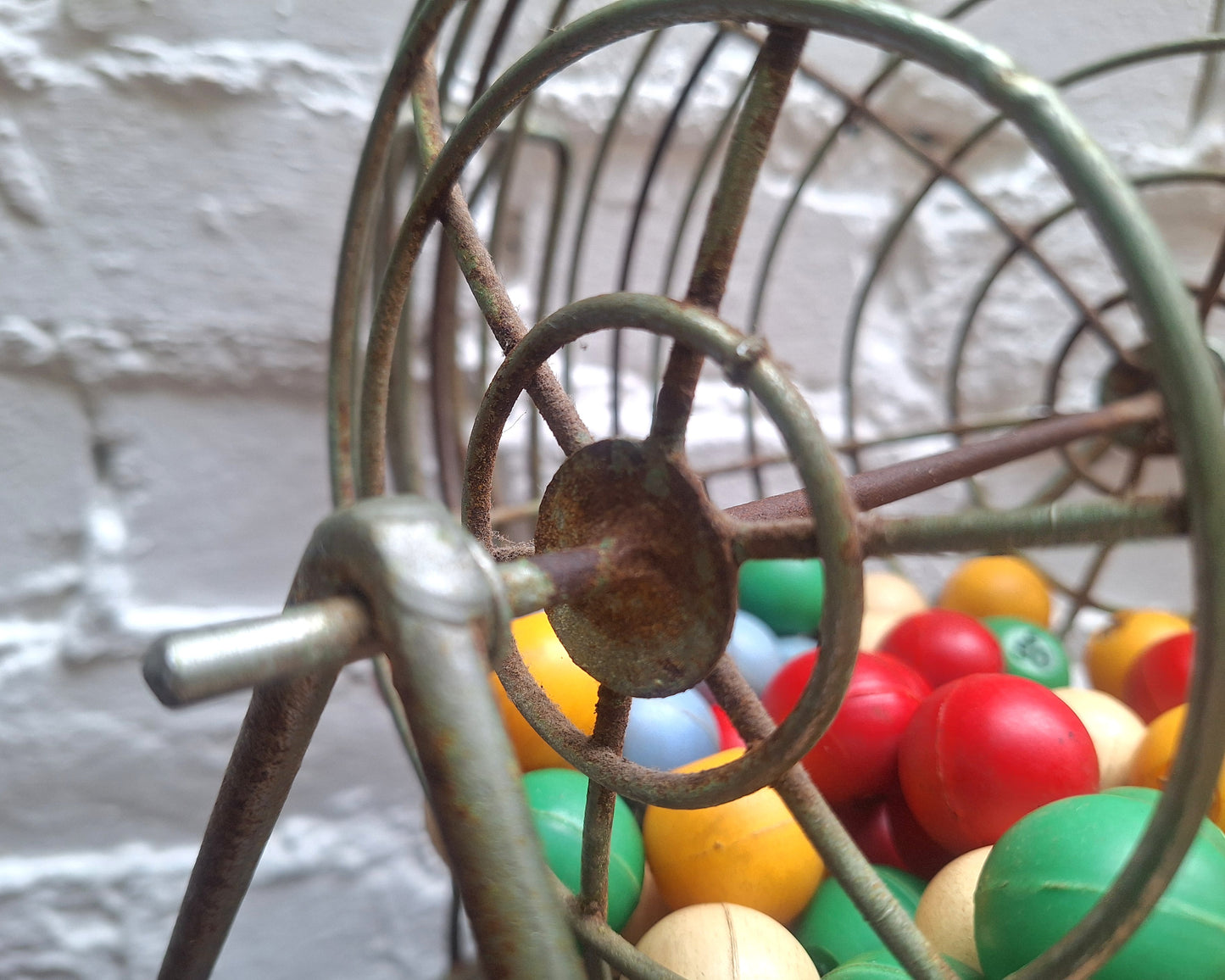Vintage Metal Bingo Cage, Balls and Cards.