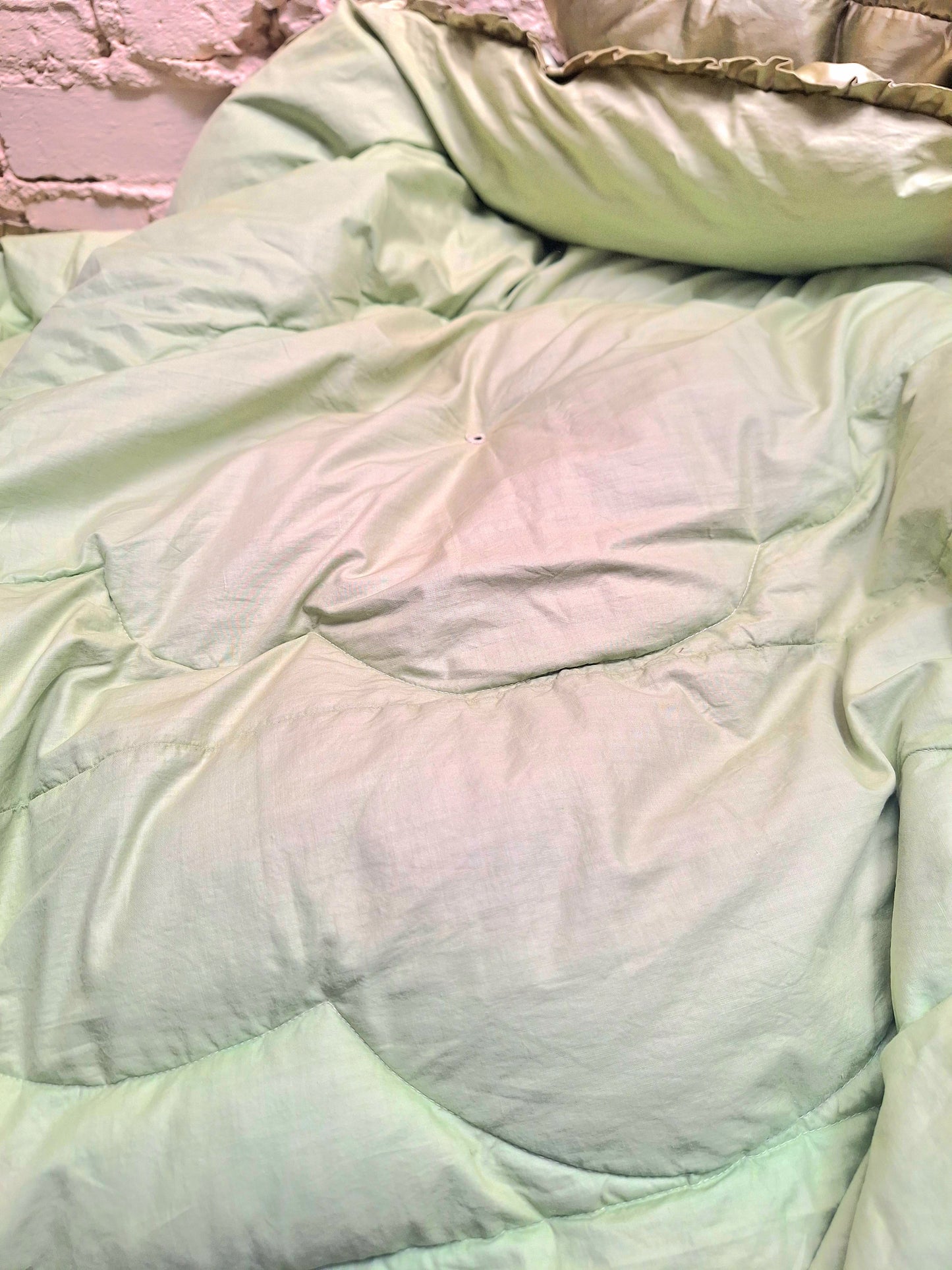 Pretty Vintage Eiderdown or Comforter