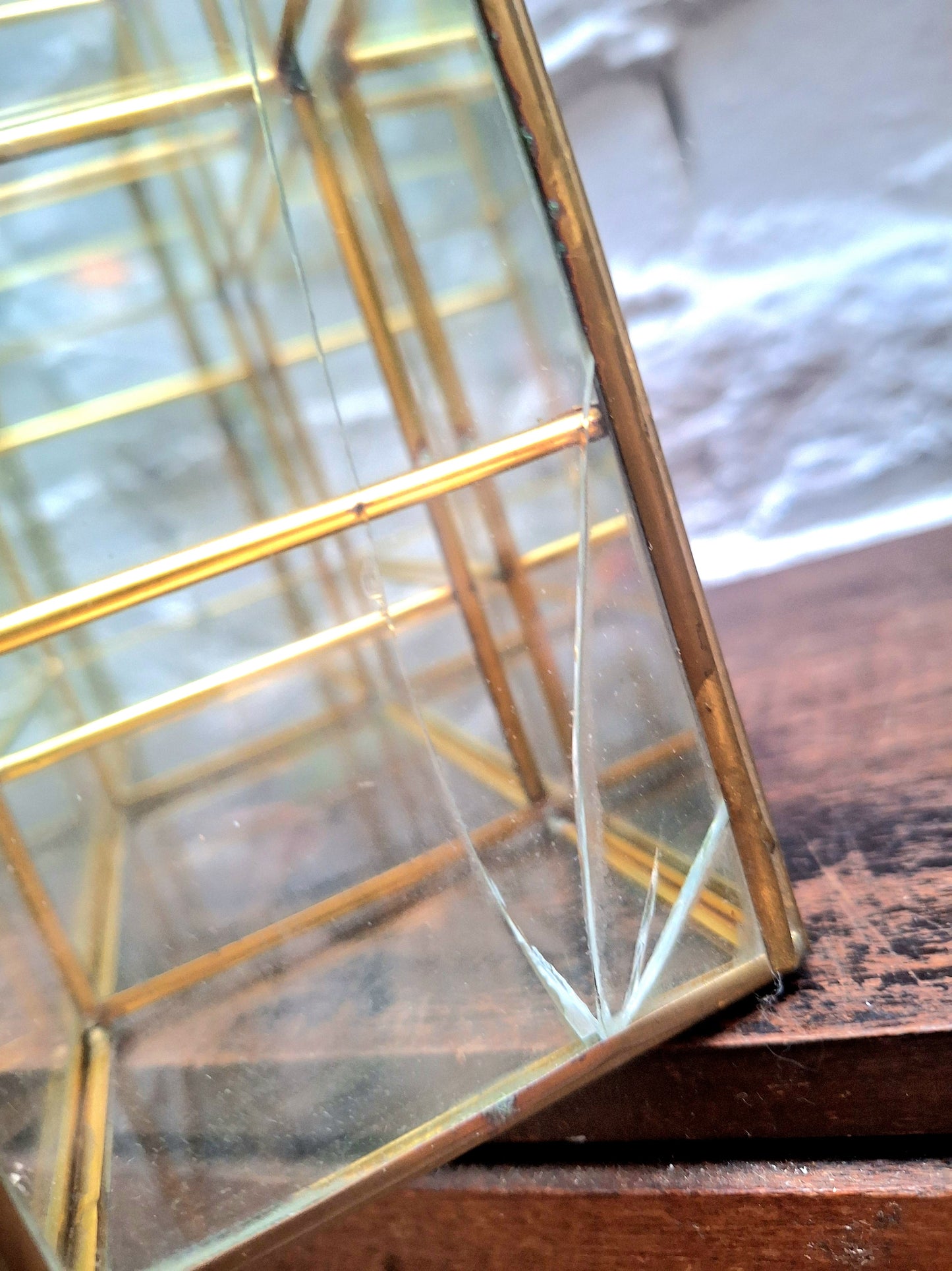 Vintage Brass and Glass Trinket Display Case **DAMAGED**
